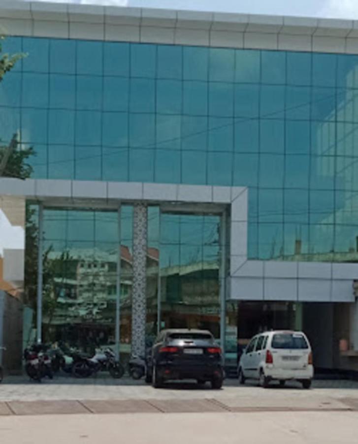 Hotel Sahib'S Red Carpet - The Family & Corporate Hotel Agra  Extérieur photo