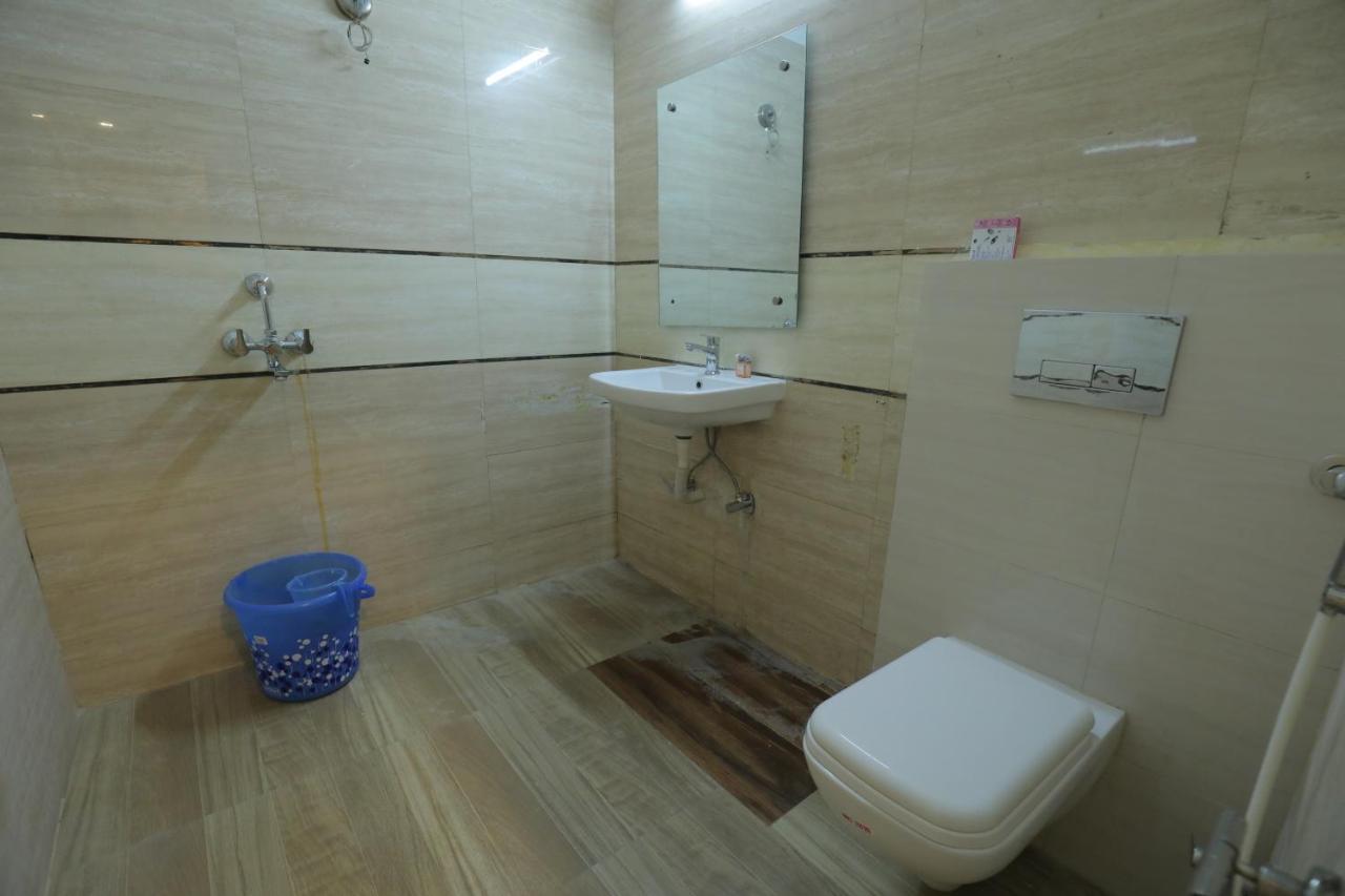 Hotel Sahib'S Red Carpet - The Family & Corporate Hotel Agra  Extérieur photo