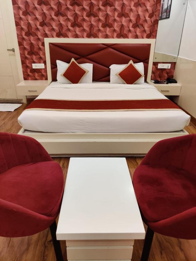 Hotel Sahib'S Red Carpet - The Family & Corporate Hotel Agra  Extérieur photo