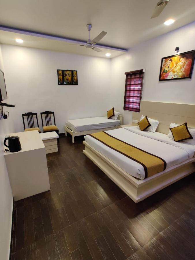 Hotel Sahib'S Red Carpet - The Family & Corporate Hotel Agra  Extérieur photo