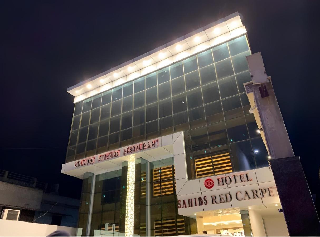 Hotel Sahib'S Red Carpet - The Family & Corporate Hotel Agra  Extérieur photo