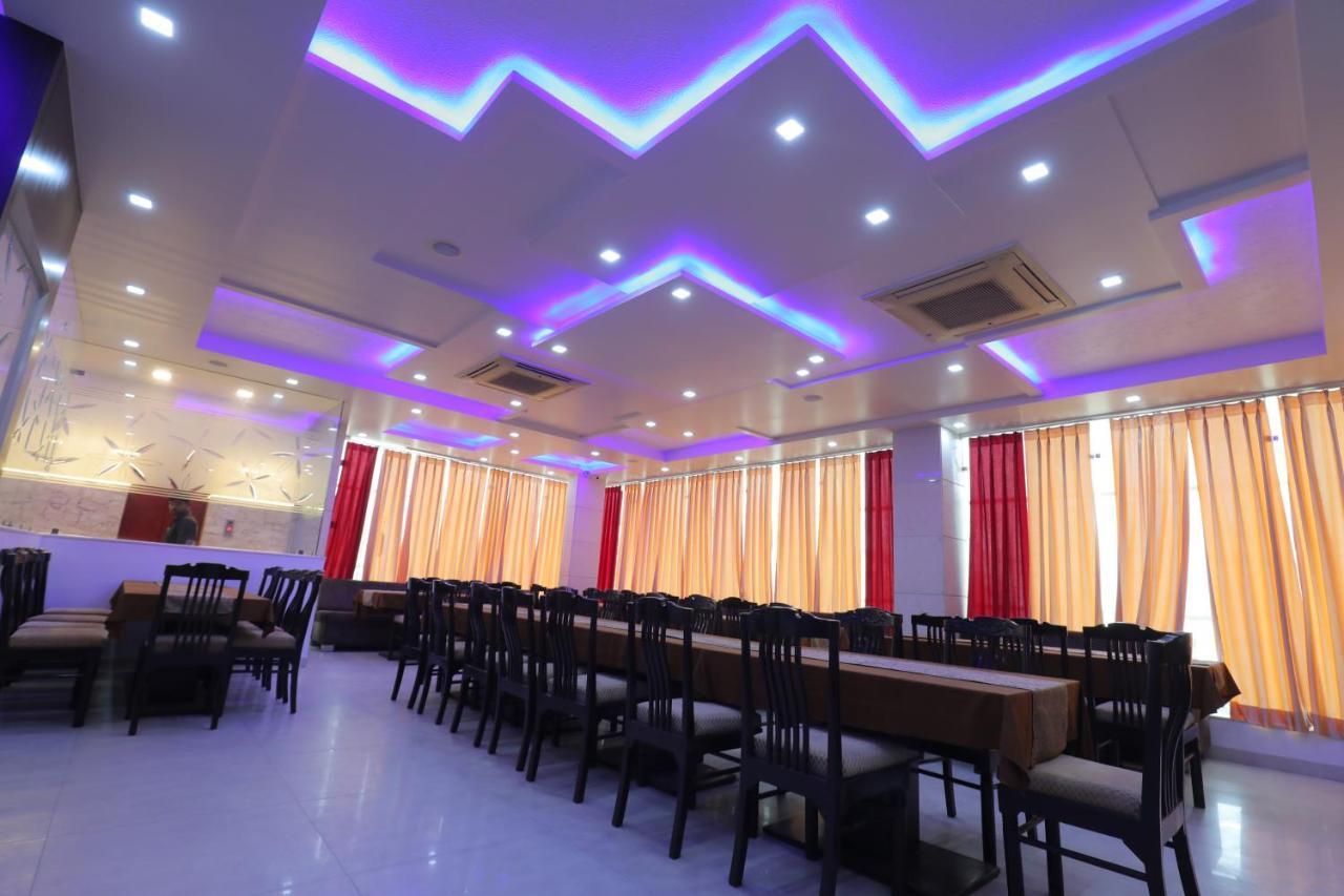 Hotel Sahib'S Red Carpet - The Family & Corporate Hotel Agra  Extérieur photo