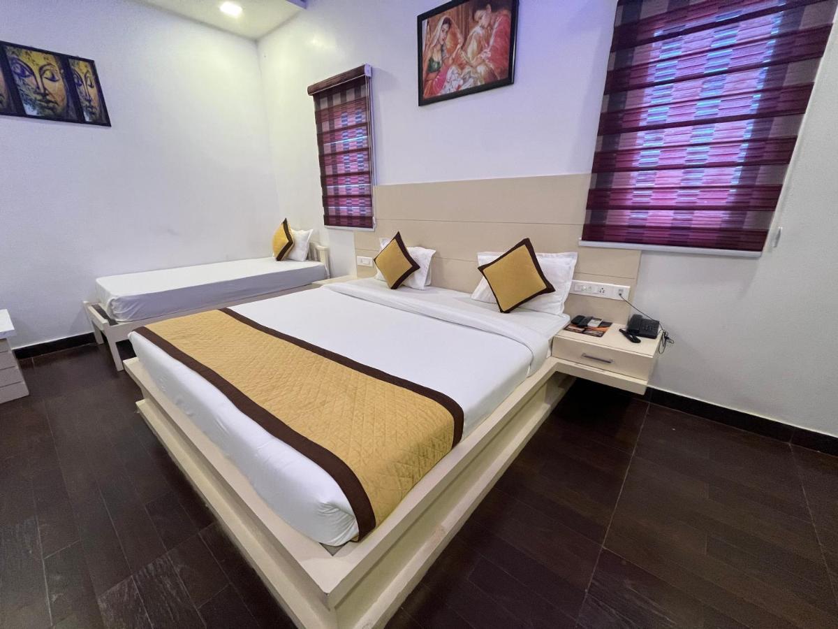 Hotel Sahib'S Red Carpet - The Family & Corporate Hotel Agra  Chambre photo