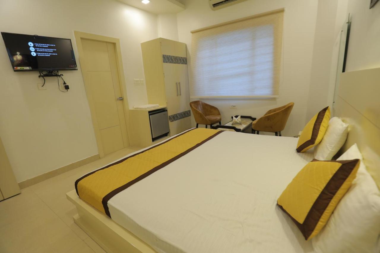 Hotel Sahib'S Red Carpet - The Family & Corporate Hotel Agra  Extérieur photo